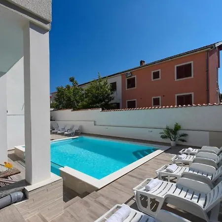 And Diana 아파트 *