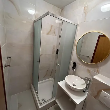 And Diana 아파트 *